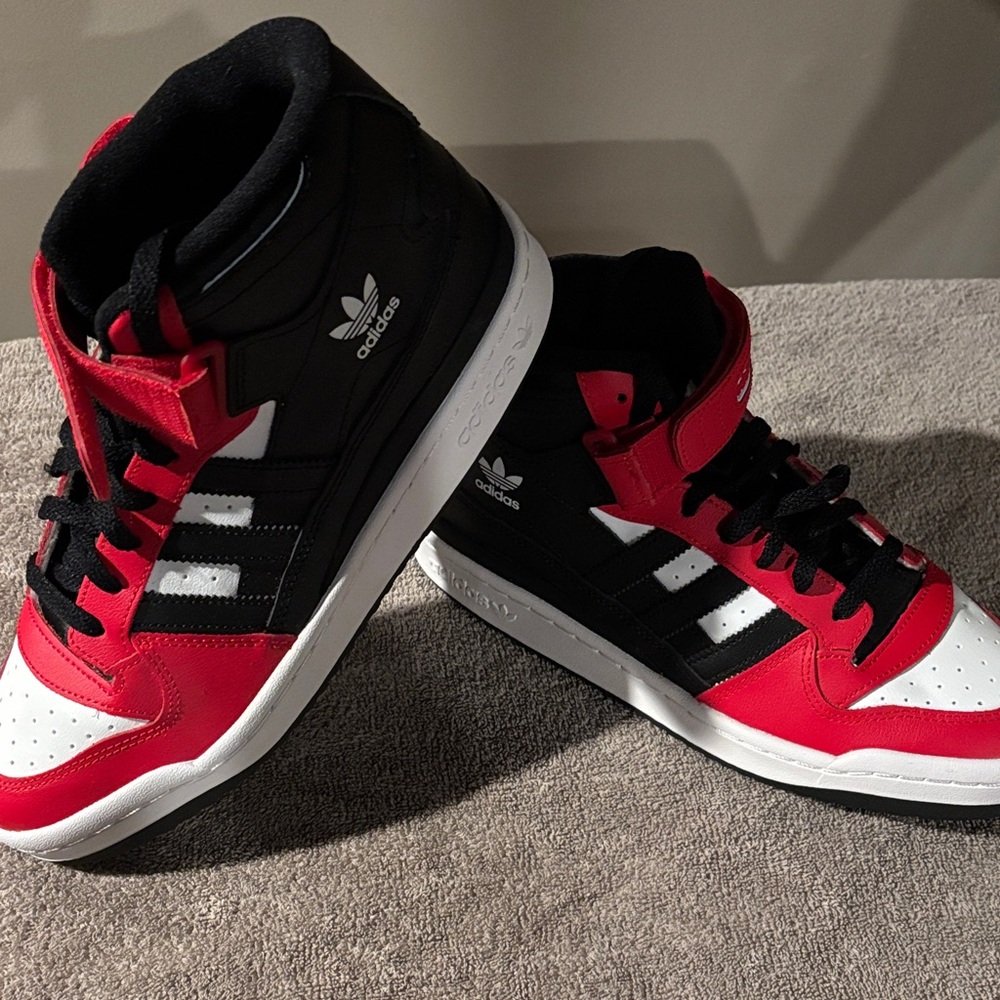 Adidas Forum Mid in Black and White
